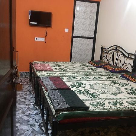 Fernandes Guest House 칼랑굿 외부 사진