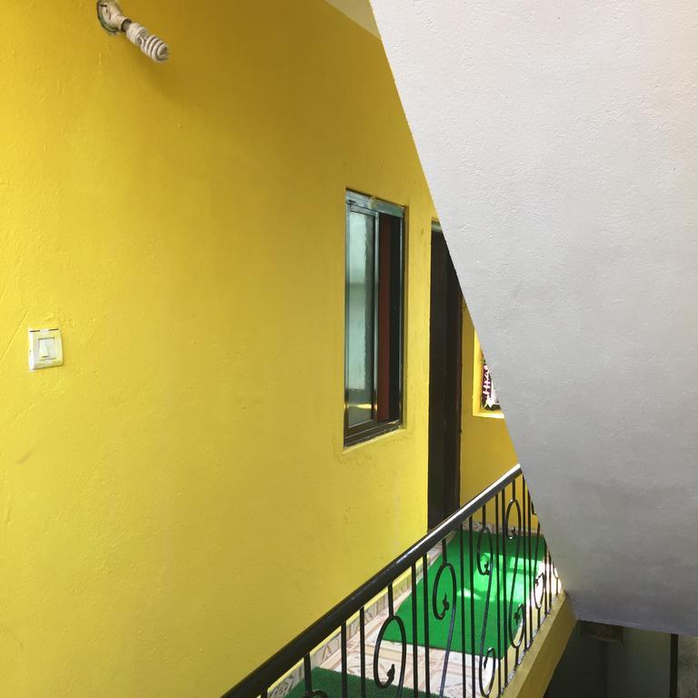 Fernandes Guest House 칼랑굿 외부 사진